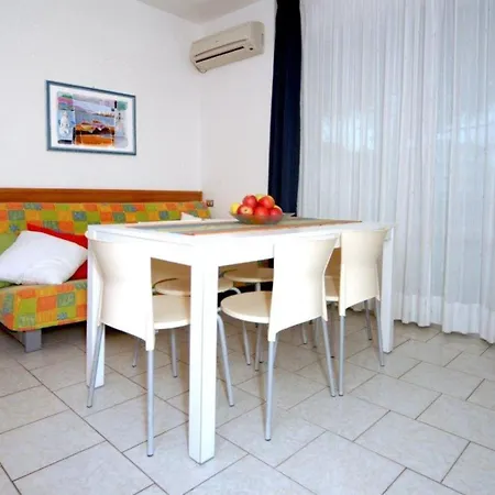 Coastal Comfort Flat Just 400m From The Apartment *
