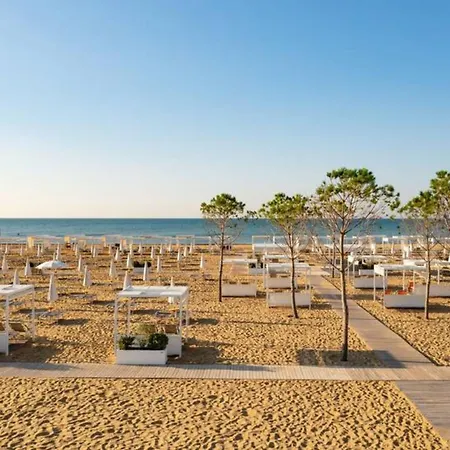 Coastal Comfort Flat Just 400m From The